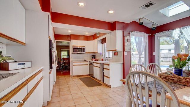 8 Darby Road, Marlboro, NJ 07746