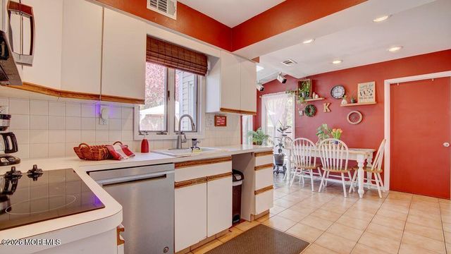 8 Darby Road, Marlboro, NJ 07746