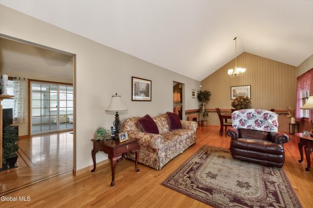 3 Rosemary Drive, North Greenbush, NY 12180