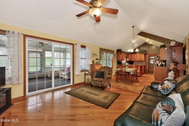 3 Rosemary Drive, North Greenbush, NY 12180