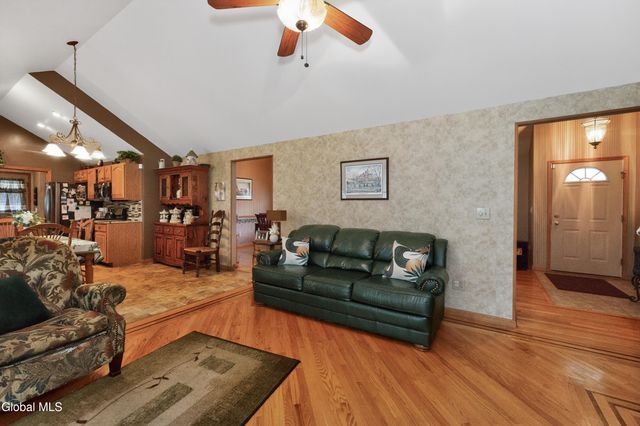 3 Rosemary Drive, North Greenbush, NY 12180