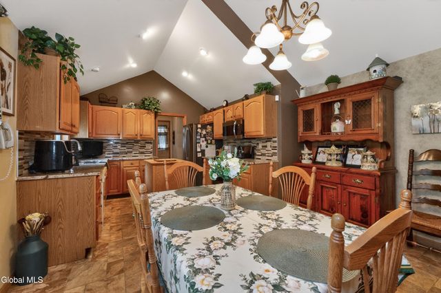 3 Rosemary Drive, North Greenbush, NY 12180