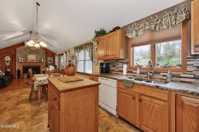 3 Rosemary Drive, North Greenbush, NY 12180