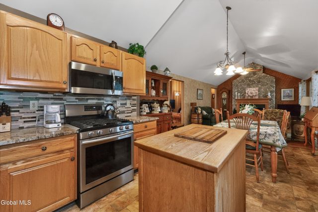3 Rosemary Drive, North Greenbush, NY 12180