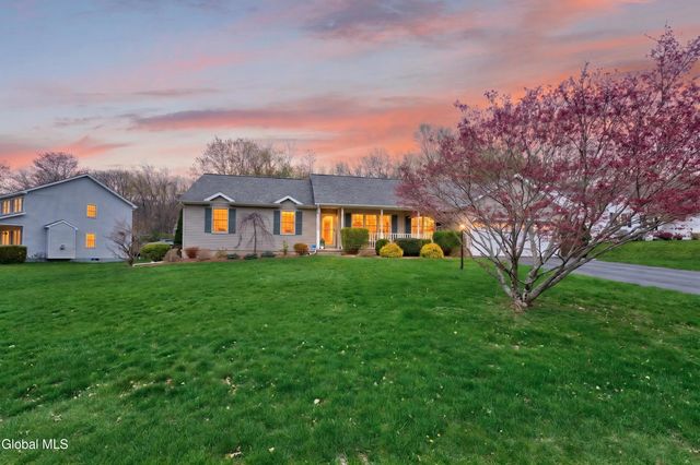 3 Rosemary Drive, North Greenbush, NY 12180
