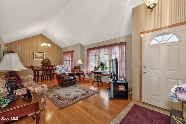 3 Rosemary Drive, North Greenbush, NY 12180
