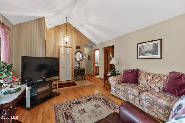 3 Rosemary Drive, North Greenbush, NY 12180