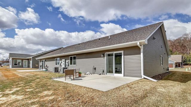 4881 Field Crest Lane, Eau Claire, WI 54701