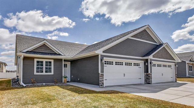 4881 Field Crest Lane, Eau Claire, WI 54701