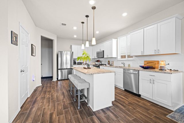 416 Bella Luna WAY, Liberty Hill, TX 78642