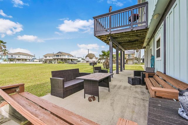 22818 Buena Street, Galveston, TX 77554