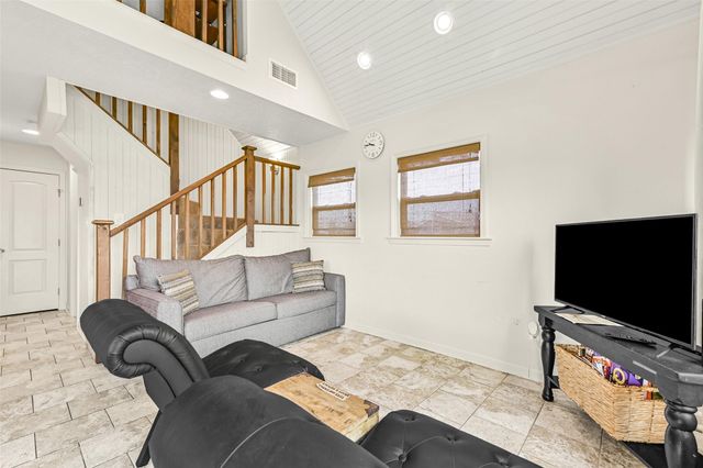 22818 Buena Street, Galveston, TX 77554