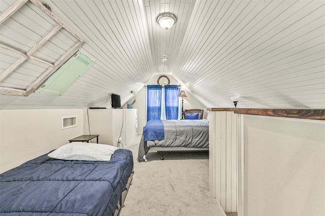 22818 Buena Street, Galveston, TX 77554