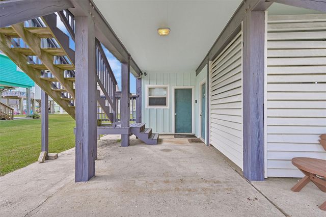 22818 Buena Street, Galveston, TX 77554