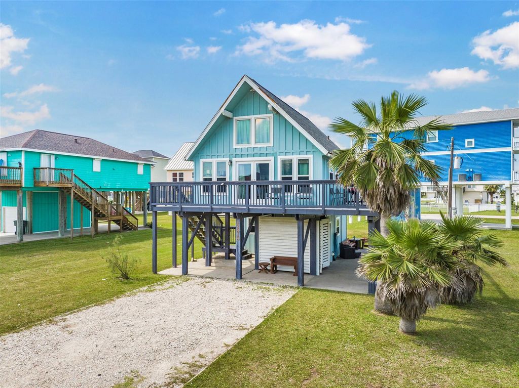 22818 Buena Street, Galveston, TX 77554