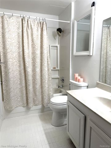 30515 West 14 Mile Rd 30, Farmington Hills, MI 48334