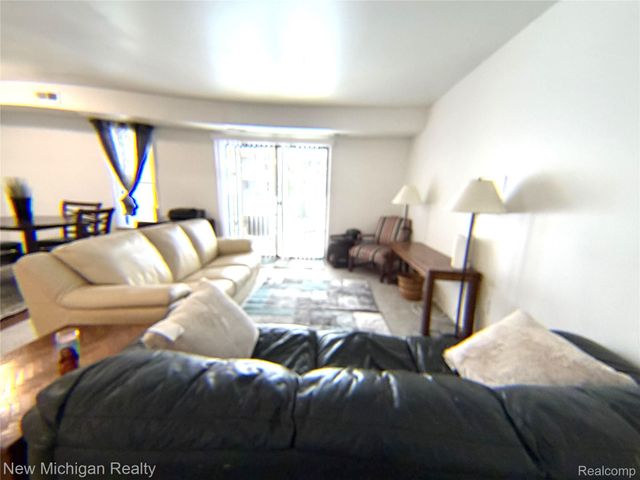 30515 West 14 Mile Rd 30, Farmington Hills, MI 48334