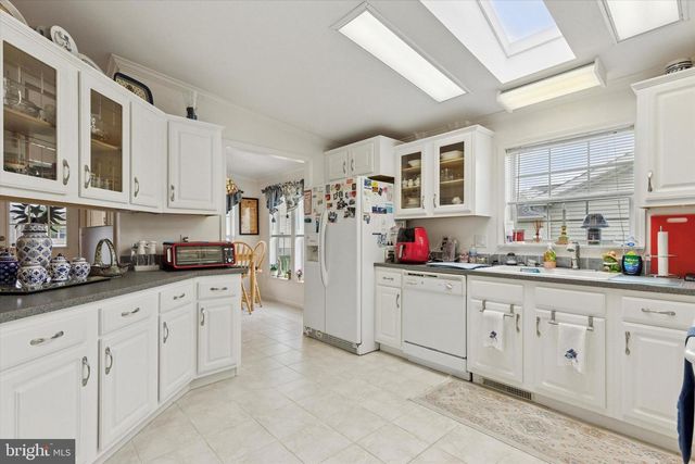 81 RANDOM RD, Douglassville, PA 19518