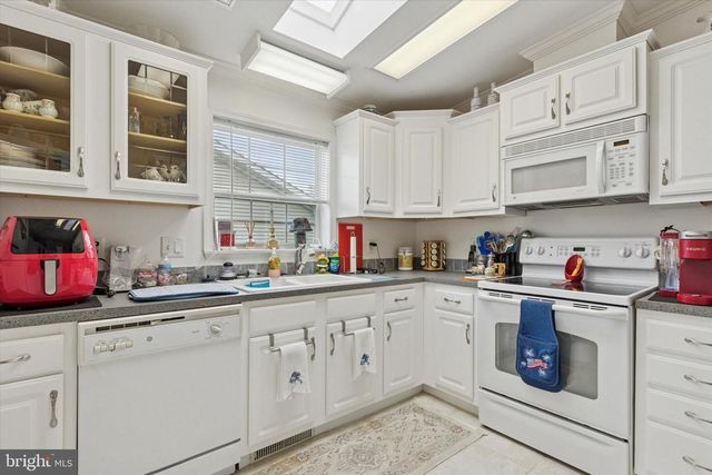81 RANDOM RD, Douglassville, PA 19518