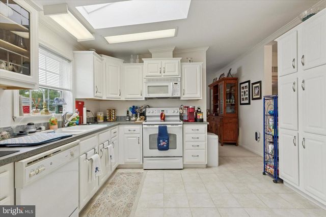 81 RANDOM RD, Douglassville, PA 19518