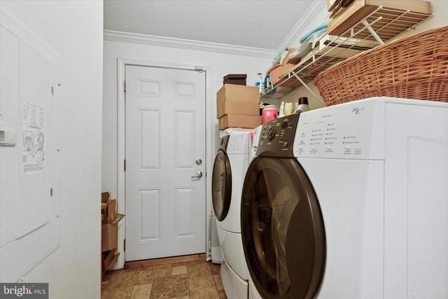 81 RANDOM RD, Douglassville, PA 19518