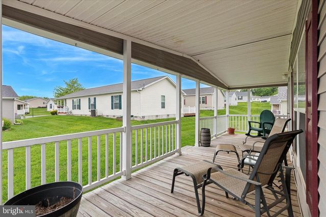 81 RANDOM RD, Douglassville, PA 19518