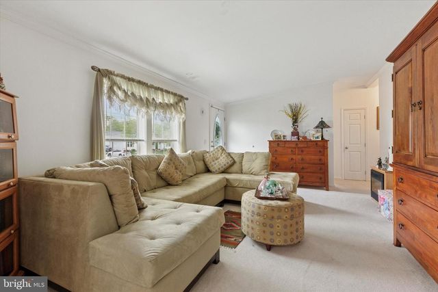 81 RANDOM RD, Douglassville, PA 19518