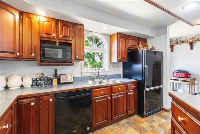 420 S Madriver, Bellefontaine, OH 43311