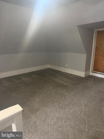 6 S CEDAR LN, Upper Darby, PA 19082