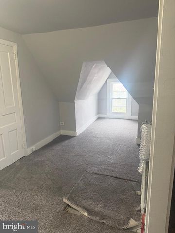 6 S CEDAR LN, Upper Darby, PA 19082