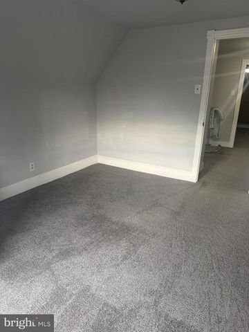 6 S CEDAR LN, Upper Darby, PA 19082