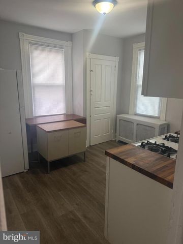 6 S CEDAR LN, Upper Darby, PA 19082