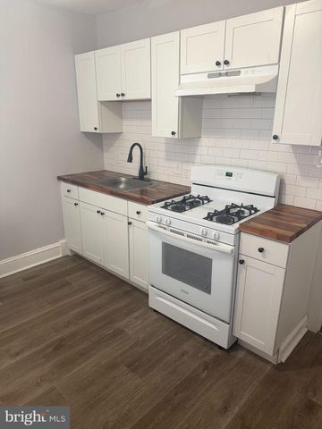 6 S CEDAR LN, Upper Darby, PA 19082