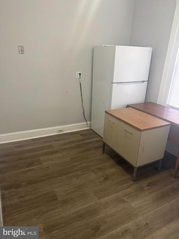 6 S CEDAR LN, Upper Darby, PA 19082