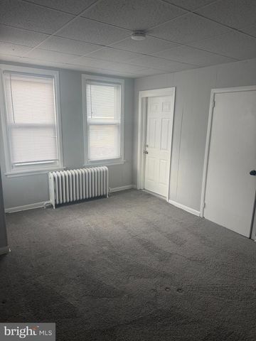 6 S CEDAR LN, Upper Darby, PA 19082