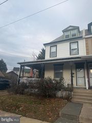 6 S CEDAR LN, Upper Darby, PA 19082