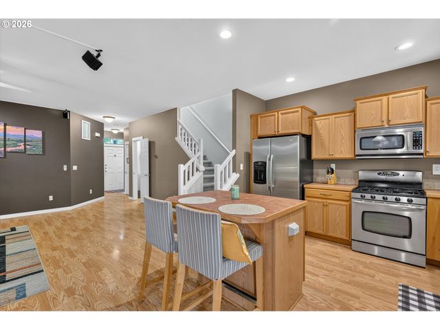 1981 Nw 2ND Ct, Hillsboro, OR 97124