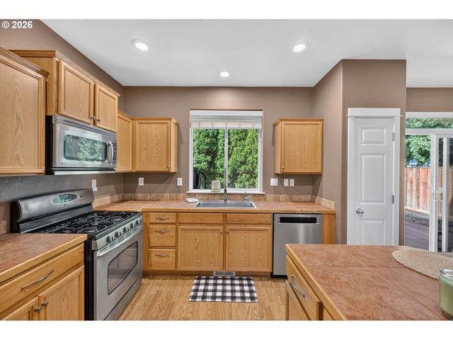 1981 Nw 2ND Ct, Hillsboro, OR 97124