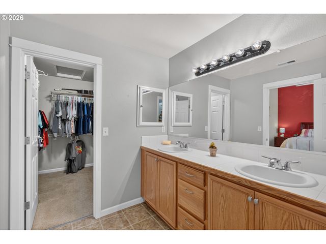 1981 Nw 2ND Ct, Hillsboro, OR 97124