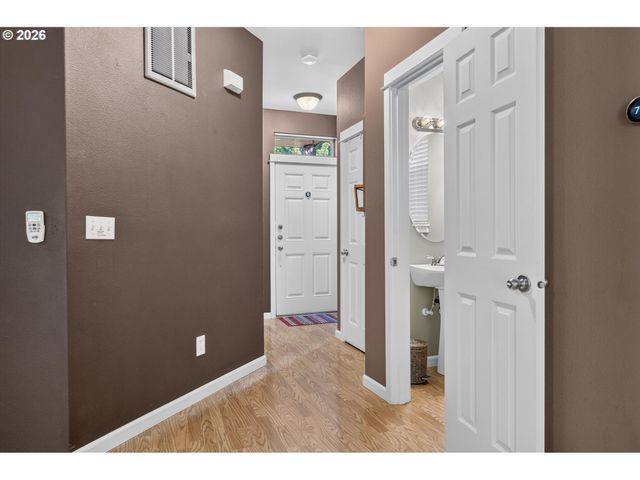1981 Nw 2ND Ct, Hillsboro, OR 97124