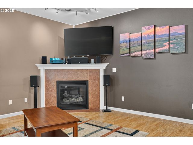 1981 Nw 2ND Ct, Hillsboro, OR 97124