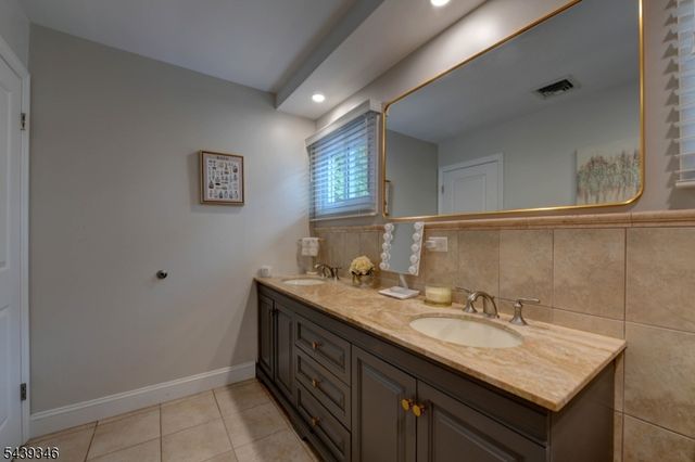 30 Bogert Rd, Montville Twp., NJ 07058