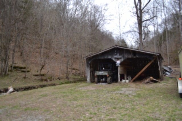 290 Hazel Huffines Ln, Whitleyville, TN 38588