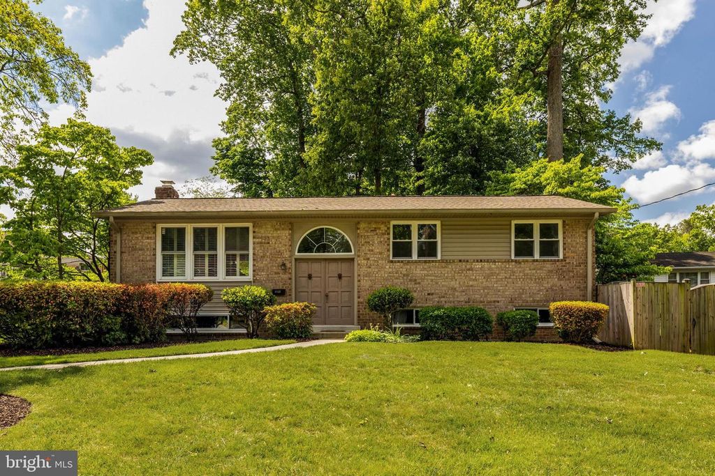 8803 KENILWORTH DR, Springfield, VA 22151