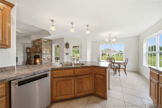 2501 E 171st Street S, Mounds, OK 74047