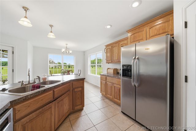2501 E 171st Street S, Mounds, OK 74047
