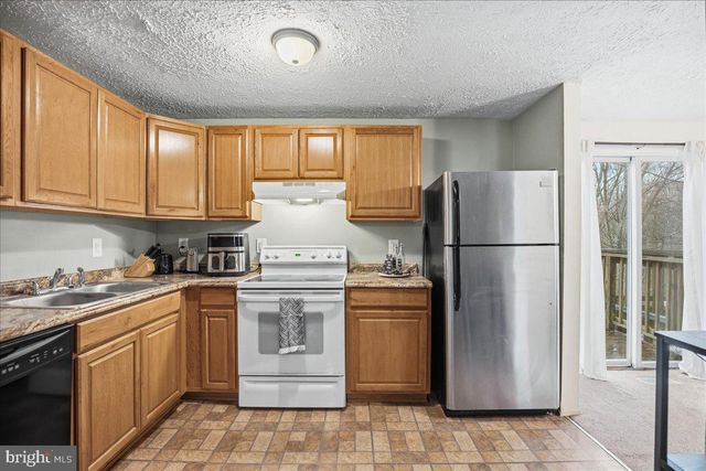 801 CALVERT TOWNE DR, Prince Frederick, MD 20678