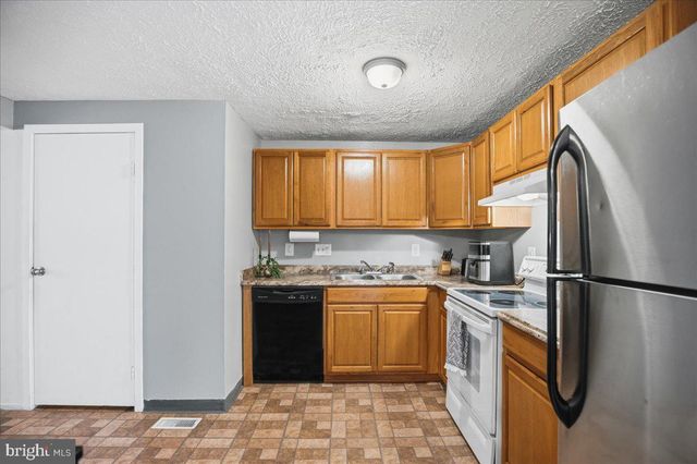 801 CALVERT TOWNE DR, Prince Frederick, MD 20678