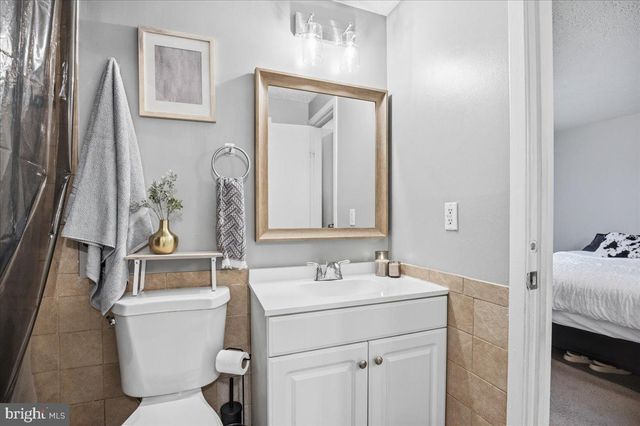 801 CALVERT TOWNE DR, Prince Frederick, MD 20678