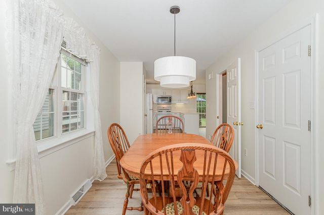 43 APPLE BLOSSOM DR, Lancaster, PA 17602